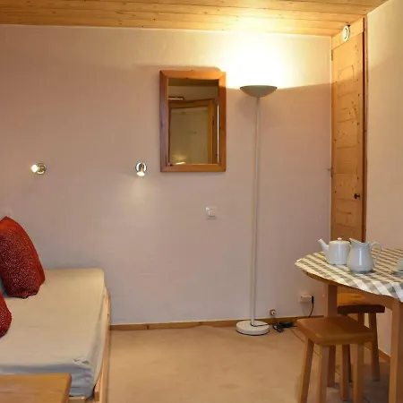 De Montagne Pour 2 Pers, Pistes Et Commerces A 100m, - Fr-1-180-5 Apartment